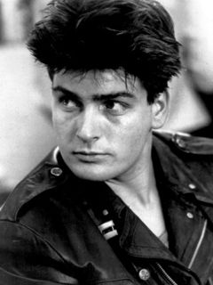 charlie-sheen-hot