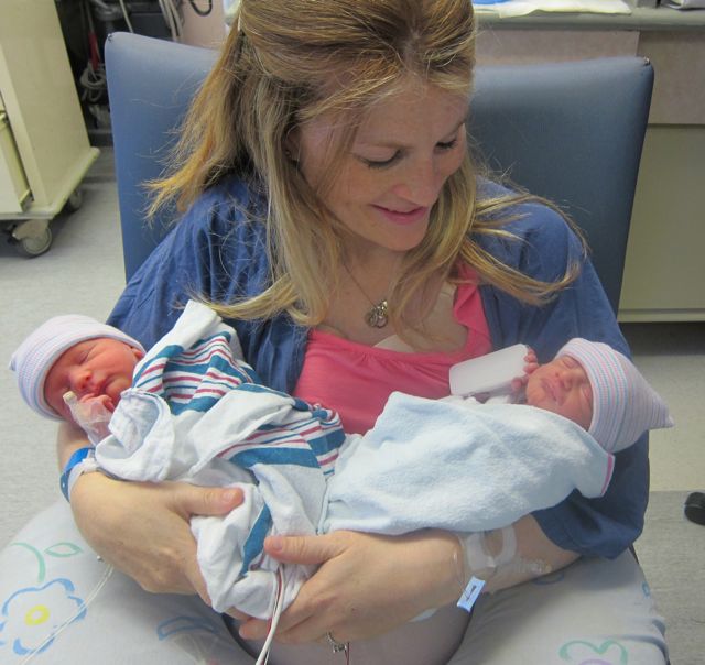 kelcey with twins