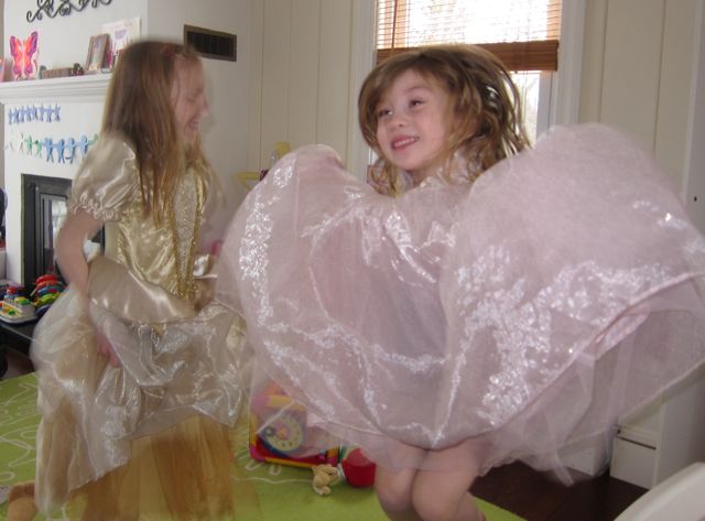 girls dancing 3